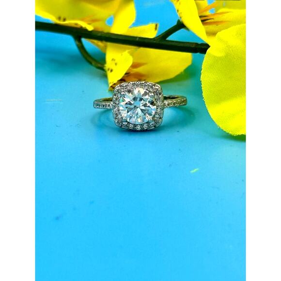 2 carat Moissanite Square Cut Ring with Moissanite Accents Size 7 - Picture 1 of 16